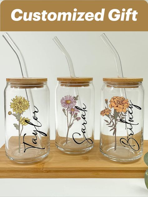 Tumblr Glass Design, Personalised Glass Tumbler, Glass Cups With Vinyl Names, Custom Glass Coffee Cups, Glass Cup With Vinyl, Personalized Glass Tumblers, Glass Iced Coffee Cup Designs, Glass Cup Designs Vinyl, Glass Cups With Bamboo Lids