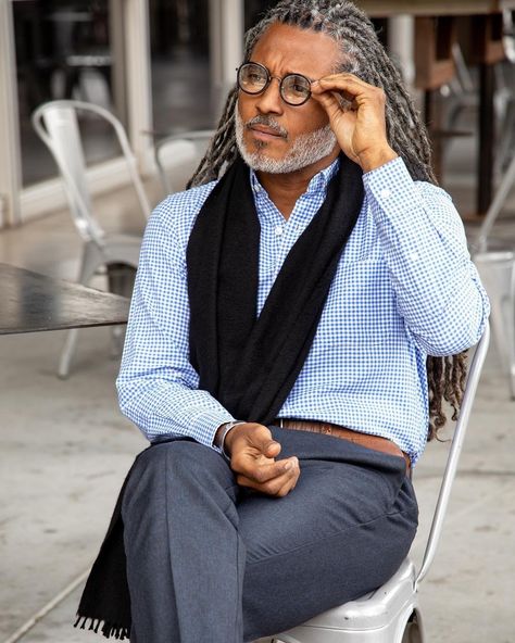 Silverfox Men, Men With Locs, Charles Davis, Dreadlock Hairstyles For Men, Silver Foxes, Afrikaanse Mode, Dreadlock Styles, Dreads Styles, Black Men Hairstyles