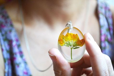 Yellow Wood Sorrel, Cheap Flower Pots, Flowers In Resin, Wood Sorrel, Yellow Wood, Diy Marble, Big Stone Ring, Pressed Flower Necklace, Clover Flower