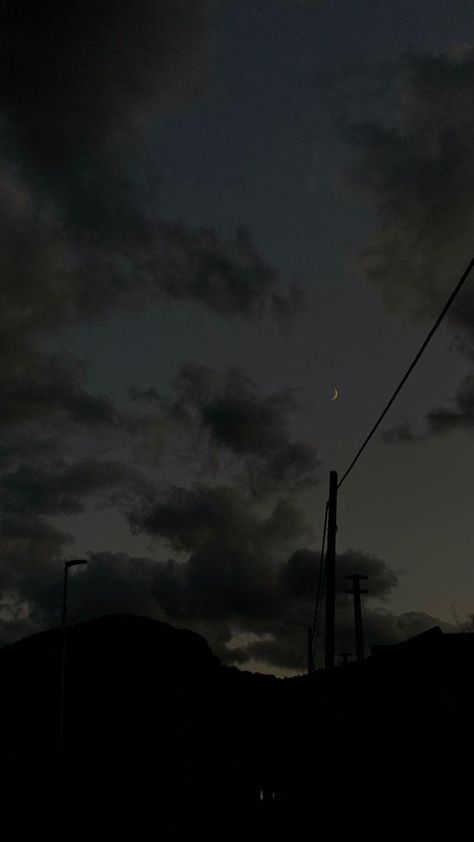 Grey Hour, Night Landscape Photography, Night Sky Photography, Dark Clouds, Sky Pictures, Night Scenery, Night Landscape, Black Aesthetic Wallpaper, Dark Skies