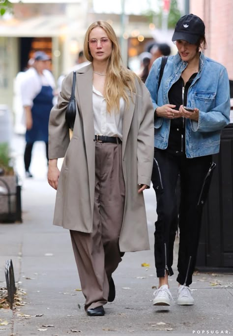 Jennifer Lawrence Street Style, Jennifer Laurence, Jennifer Lawrence Style, Coat And Pants, Luxury Street Style, Street Style Shop, All White Outfit, Outfit Formulas, Best Outfits