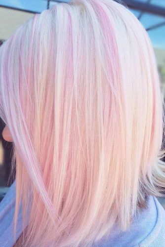 Incredibly Trendy Medium Hair Styles You Need to Know ★ See more: http://lovehairstyles.com/trendy-medium-hair-styles/ Blonde Hair With Pink Highlights, Trendy Haircuts Medium, Beige Blond, Light Pink Hair, Pink Blonde Hair, Pastel Pink Hair, Smink Inspiration, Pink Highlights, Hair Color Pink