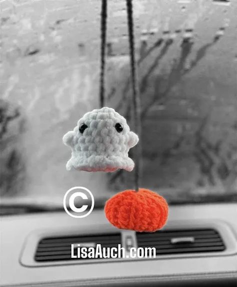 Halloween Carvings, Halloween Car Decorations, Cardigan Ideas, Pumpkin Patterns Free, Baby Hat Free Pattern, Pumpkin And Ghost, Crochet Ghost, Crochet Cardigans, Crochet Car