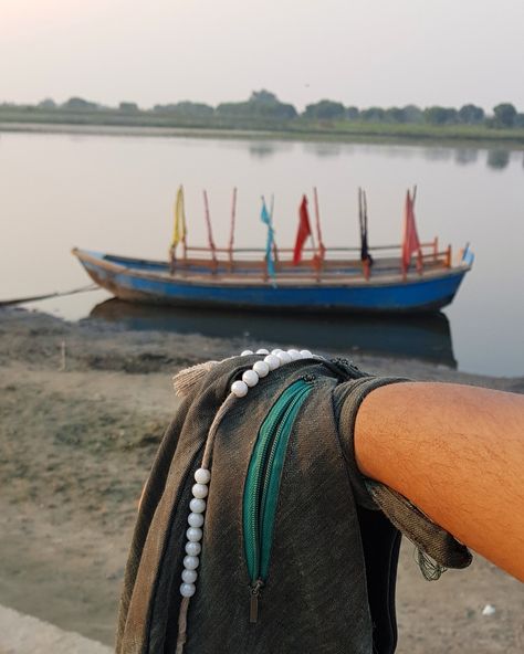 Chanting Hare Krishna Mahamantra at Keshi Ghat in Vrindavan Krishna Chanting, Chanting Hare Krishna, Hare Krishna Mahamantra, Krishna Tattoo, Oneplus Wallpapers, Sanatana Dharma, Dream Vision Board, Board Inspiration, Morning Beautiful