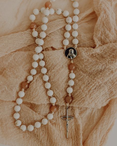 How beautiful are these limited edition rosaries?! These three saints walked with Jesus through his crucifixion and resurrection. Let's get to know them. 👇 🤎 St. Simon of Cyrene -- helped Jesus carry his cross 🖤 St. Dismas -- the good thief crucified next to Jesus 🤍 St. Veronica -- woman who wiped the face of Jesus Comment "SHOP" for the link to grab your rosary before they are gone forever! 🛍️ St Dismas, Simon Of Cyrene, Rosary Wedding, St Veronica, Beautiful Rosary, Jesus Face, Gone Forever, Product Photos, How Beautiful