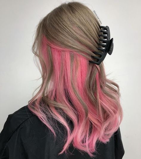 Hair Color Underneath Pink, Underdye Hair Blonde, Pink Underdye Hair, Underdye Hair, Pink Haircut, Hair Dye Videos, Half Dyed Hair, Pink Blonde, Pink Blonde Hair