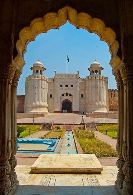 Lahore Fort, Pakistan  http://www.arcon.pk/portfolio Lahore Fort, Pakistan Pictures, Pakistan Culture, Mughal Architecture, Pakistan Travel, Lahore Pakistan, Bhutan, Historical Place, Islamic Architecture