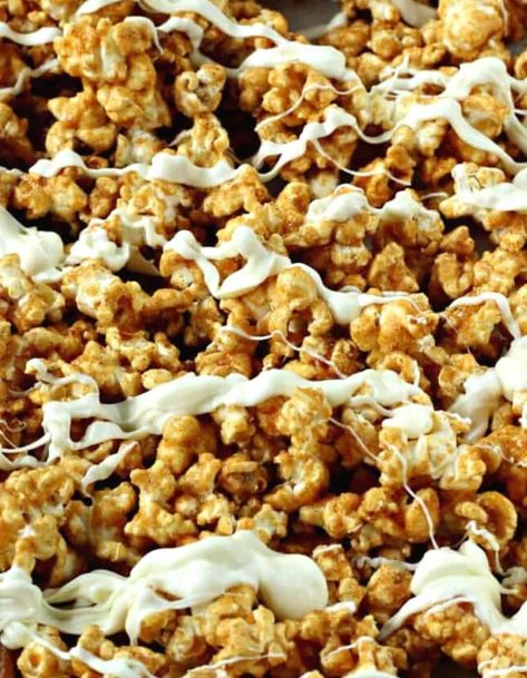 Popcorn Movie Night, Cinnamon Popcorn, Fun Popcorn, Popcorn Movie, Sweet Popcorn, Movie Night Snacks, Flavored Popcorn, Cinnamon Bun, Jelly Roll Pan