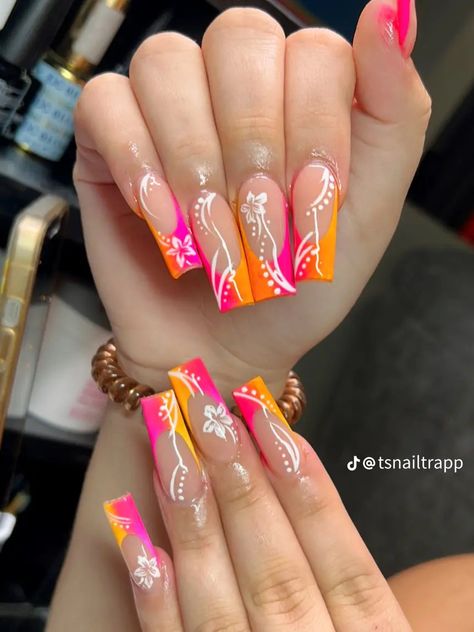 Hawaii Themed Acrylic Nails, Pink And Orange Hawaiian Nails, Nails For Carnival, Summer Sets Nails, Long Summer Nails Designs, Vibrant Color Nails, Tropical Acrylic Nails Summer, Miami Nails Ideas Summer, Moana Nails Acrylic