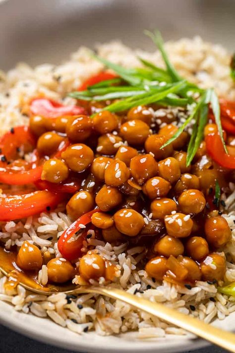 Sauteed Chickpea Recipes, Sweet And Sour Chickpeas, Chickpea And Rice Recipe, Starch Diet, Vegetable Rice Pilaf, Vegetarian Rice Dishes, Lunch Stuff, Sweet And Sour Recipes, Chickpeas Recipe