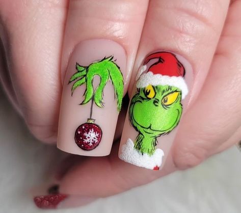 Short Grinch Nails, The Grinch Nail Art, Grinch Nails Designs, Christmas Nails Grinch, Grinch Nail Art, Christmas Nail Designs Acrylic, Grinch Nails, Mickey Nails, Nail Designs Ideas