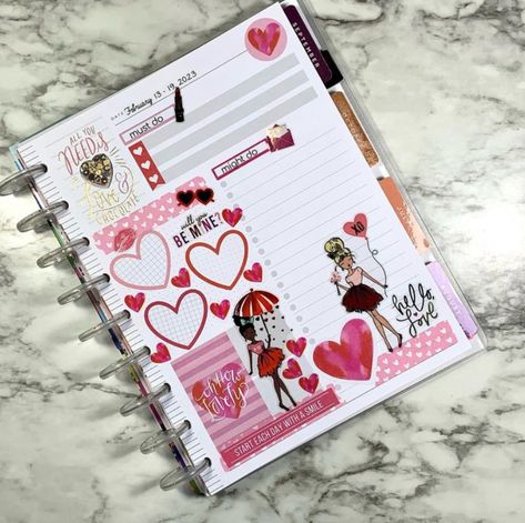 Happy Planner Daily Sheet Ideas, Valentine Scrapbook, Valentines Scrapbook, Happy Planner Cover, Happy Planner Layout, Daily Page, Planner Spread, Planner Layout, Planner Girl