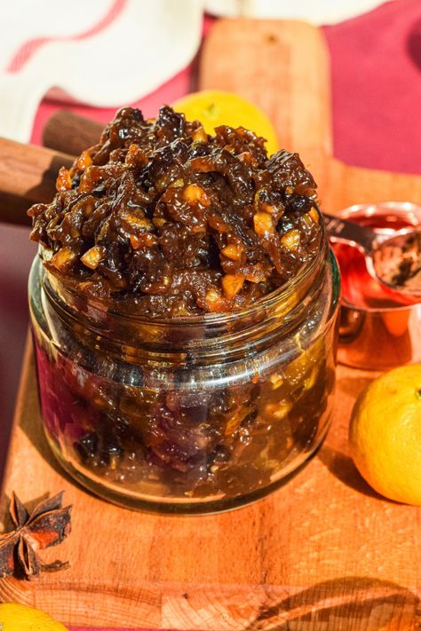 Homemade Christmas Mincemeat 101 - easy recipe in 20 mins How To Make Mincemeat, Mincemeat Pie Filling, Christmas Mincemeat, Homemade Mincemeat, Mincemeat Recipe, Fruit Mince Pies, Mincemeat Pie, Mince Pie Recipe, Mince Pies Christmas