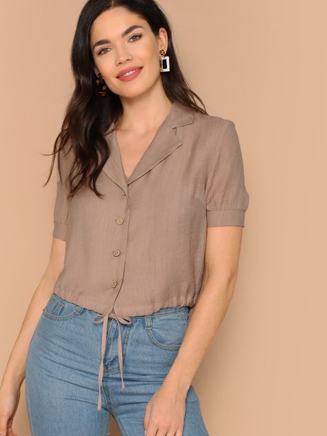 Blusa con botón bajo con cordón de cuello notch | SHEIN USA Office Administrator, Áo Blu, Office Blouse, Blouse Models, Elegant Blouses, Notch Collar, Trending Fashion, Dress Code, Blouse Styles