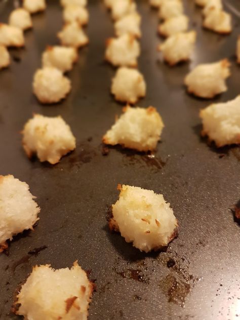 Easy Coconut Macaroons, Dessicated Coconut, Coconut Macaroons Easy, Dogs Paws, Coconut Macaroon, Coconut Macaroons Recipe, Bark At The Moon, Macaroon Recipes, Dog Cakes