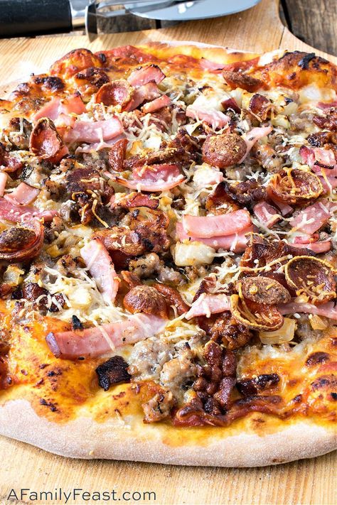 Meat Feast Pizza, Perfect Pizza Dough, Delicious Pizza Recipes, Meat Pizza, Meat Lovers Pizza, Meat Lover, Sweet Italian Sausage, Pizza Recipes Homemade, Family Feast