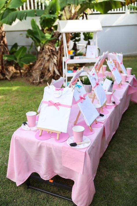 Kids Birthday Craft Table, Brunch Event Ideas, Kids Birthday Crafts, Party Rental Ideas, Picnic Party Decorations, Kids Painting Party, Painting Birthday Party, Candy Bouquet Diy, Sip And Paint