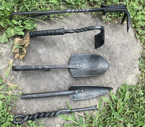 Forged Garden Tools, Coal Forge, Garden Tools Diy, Power Hammer, Garden Rake, Iron Jewelry, Pretty Knives, Lawn Tools, Blacksmith Tools