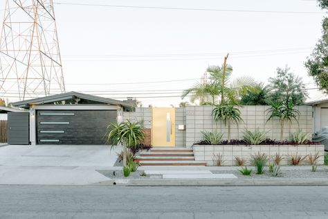 Open Space | Rancho Estates Cliff May 1954 — Open Space Mid Century Modern Garden, Cliff May, John Lautner, Richard Neutra, Mid Century Architecture, Future Home, My Future, The Vision, Modern Garden