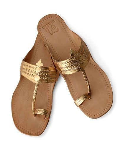 Buffalo Sandals, Stylo Shoes, Indian Sandals, Indian Shoes, Orange Lavender, Fashion Shoes Sandals, Gold Sandals, Indian Outfit, Fashion Sandals