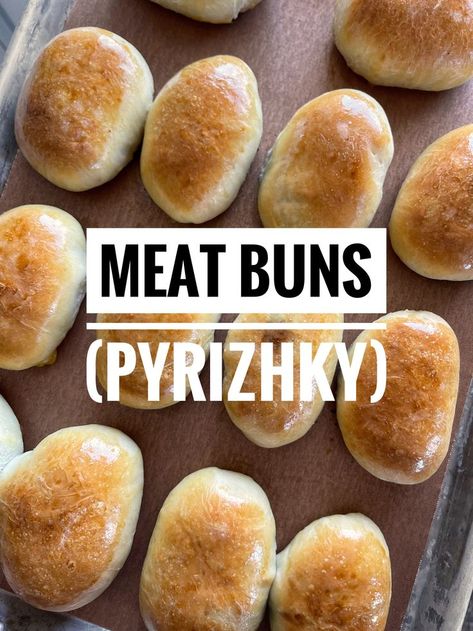 Meat Buns, Chow Fun Recipe, Pandesal Recipe, Meat Bun, Hamburger Bun Recipe, Pierogi Recipe, Homemade Buns, Ukrainian Recipes, Bread Bun