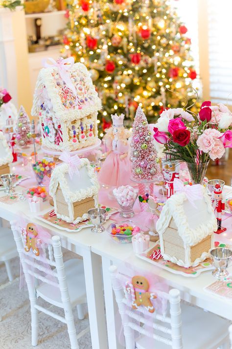 Christmas Tea Party, Gingerbread House Parties, Gingerbread Party, Gingerbread House Decorations, Kids Christmas Party, Christmas Gingerbread House, Gingerbread Houses, Christmas Tea, Candy Land Christmas