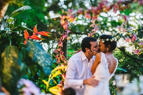 Tropical Brazilian Wedding in São Paulo Brazilian Wedding Traditions, Wedding In Brazil, Wedding Brazil, Brazil 2022, Brazilian Wedding, Brazil Carnival, Sao Paulo Brazil, Wedding Aisle, Three Words