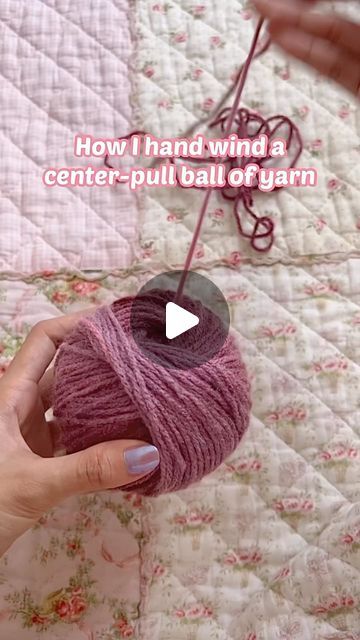 Vivaldi Winter, Winding Yarn, Knitted Slippers Pattern, Crochet Bedspread Pattern, Beginner Crochet Tutorial, Ball Of Yarn, Quick Crochet Patterns, Knitting Machine Projects, Knitting Patterns Free Cardigans