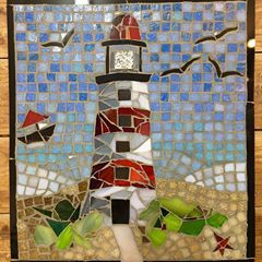 Kursteilnehmerwerk #www.mosaikkurs.de #mosaik #mosaique #mosaic #mosaico #mosaici #leuchtturm #lighthouse #glasmosaik #glassmosaic #küste #diy #stainedglass #stainedglassmosaic Mosaic Lighthouse, Mosaics Ideas, Landscape Mosaic, Mosaic Art Diy, Mosaic Animals, Lighthouse Pictures, Mosaic Art Projects, Mosaic Ideas, Light House