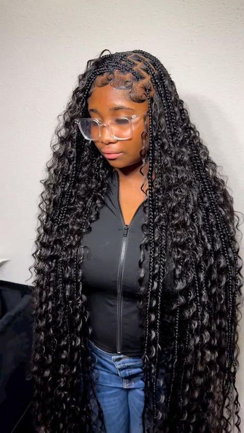 Knotless Curly Braids Hairstyles, Braided Hairstyles For Black Women Goddess Braids, Boho Braids With Lots Of Curls, 18th Birthday Hairstyles Braids, Extra Curly Boho Braids, Braids With Curls Black Women, Shmedium Knotless Braids Long Boho, Braids With Boho Curls, Braids For Birthday