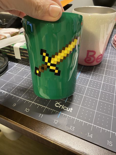 Minecraft Tumbler Ideas, Minecraft Tumbler, Tumbler Ideas, Diy Tumblers, Resin Crafts, 9 And 10, Circuit, Minecraft, Tumbler