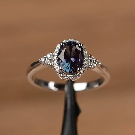 lab alexandrite ring romantic engagement ring oval cut Jewelry Cartier, Engagement Rings Romantic, Alexandrite Engagement Ring, Alexandrite Ring, Wedding Rings Halo, Engagement Rings Oval, Silver Engagement Rings, Elegant Ring, Diy Schmuck