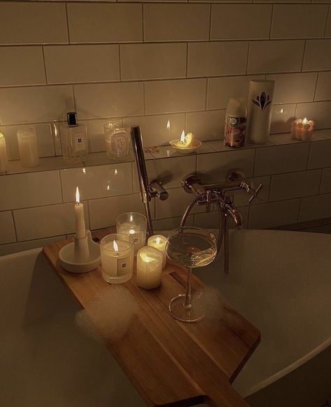 Self Healing Aesthetic Pictures, Bathroom Aesthetic Cozy, December Vision Board, Aesthetic Baths, December Mood Board, Bath Tub Aesthetic, Aesthetic Soap, Bath Goals, Aesthetic Bath