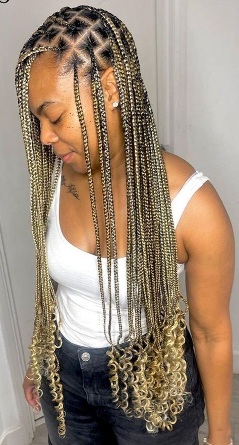 Coloured Braids, Knotless Braids With Curly Ends, Black Hair Protective Styles, Brown Box Braids, Black Girlhood, Lemonade Braids Hairstyles, Braids Pictures, Short Box Braids Hairstyles, Pretty Braids