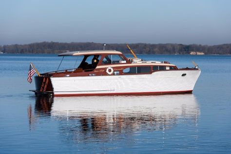 1953 Used Chris-Craft Commander Antique and Classic Boat For Sale - $120,000 - MN, US | Moreboats.com Wooden Speed Boats, Mahogany Boat, Rc Boats Plans, Chris Craft Boats, Power Boats For Sale, Boat Restoration, Classic Wooden Boats, Cabin Cruiser, Classic Boat