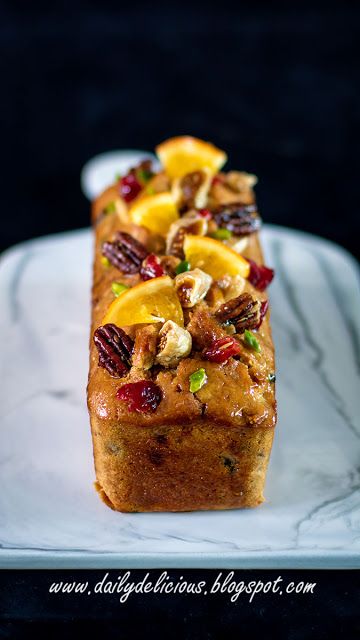 dailydelicious: Fruit Rum Cake: Delicious liquor cake! Quick Fruit Cake, Rum Fruit Cake, Liquor Cake, Fruit Cake Recipe Christmas, Travel Cake, Cake Delicious, Fruit Cake Christmas, Cake Mini, Fruitcake Recipes