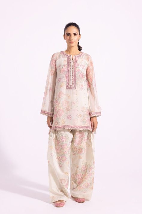 Cute Shalwar Kameez, Desi Shalwar Kameez Design, Eastern Dresses Casual, Simple Shalwar Kameez, Casual Pakistani Outfits, Desi Shalwar Kameez, Tailor Stitching, Shalwar Kameez Designs, Simple Dress Casual