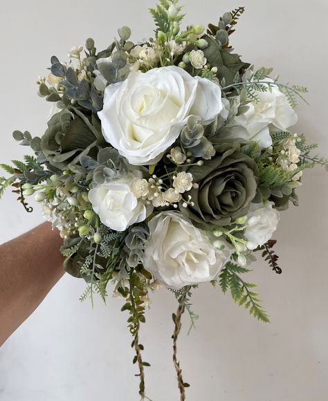 Sage Green Wedding Theme, Sage Wedding Colors, Sage Green Wedding Colors, Green Wedding Decorations, Forest Green Wedding, Sage Green Flowers, Dark Green Wedding, Olive Green Weddings, Green Wedding Bouquet