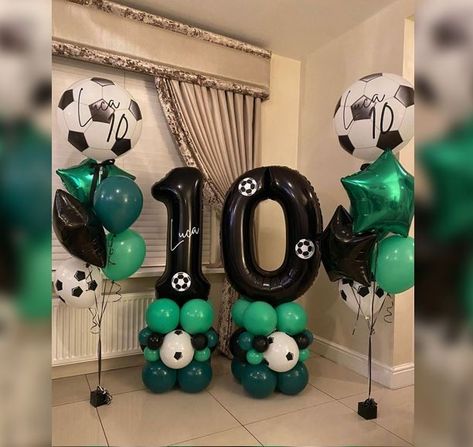 Ronaldo Soccer Party, Soccer Balloon Decorations, Soccer Balloon Arch, Soccer Balloon Bouquets, Spa Birthday Cake, Cristiano Ronaldo Birthday, Ronaldo Birthday, Ronaldo Soccer, Mario Cake