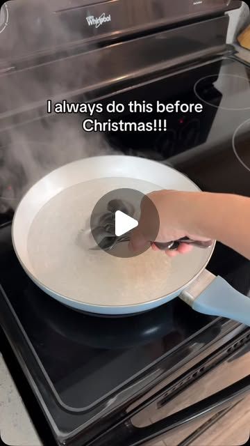 Tsagana/Motherhood/Momhack on Instagram: "This will make your house and table cleaner! 👍Cleaning the house before Christmas!🤩 #lifehack #momlife #cleaning #cleantok #christmas" Cleaning Fridge Tips, Home Cleaning Videos, Diy Natural Cleaning Recipes, Dust Free Home Tips, Cleaning Silverware, Tidy House Tips, Clean House Hacks, Oven Cleaner Diy, Luxury Cleaning