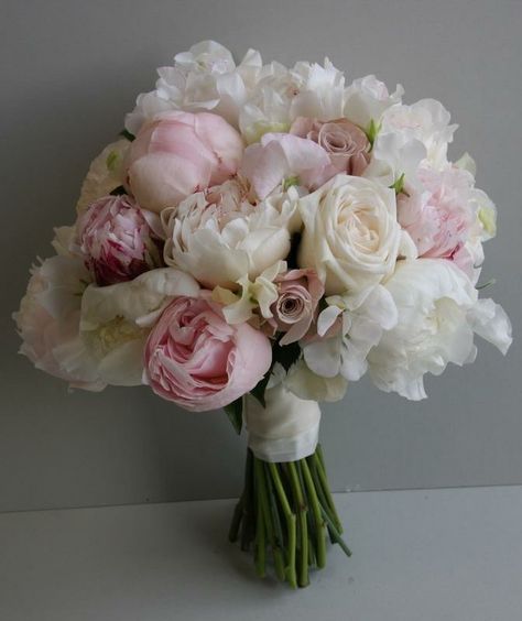 Pink Peonies Bouquet, Simple Wedding Bouquets, Bridal Bouquet Peonies, Pink And White Weddings, White Rose Bouquet, Peony Bouquet Wedding, Light Pink Wedding, Bridal Bouquet Pink, Bouquet Bride