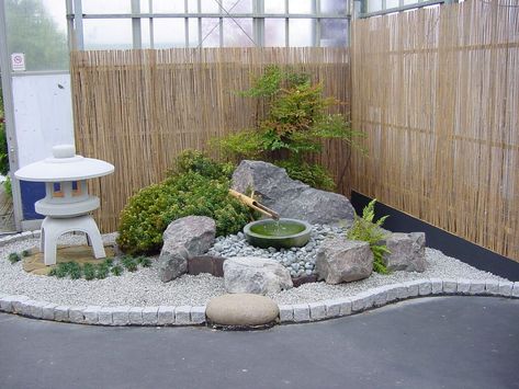 Garden Landscaping Design Ideas, Japanese Garden Backyard, Small Zen Garden, Japanese Rock Garden, Small Japanese Garden, Japanese Garden Landscape, Zen Garden Design, Japanese Zen Garden, Meditation Garden