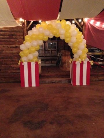 Carnival Vbs, Deco Cinema, Carnival Baby Showers, Cinema Party, Homecoming Themes, Under The Big Top, Carnival Birthday Party Theme, Fall Carnival, Movie Night Birthday Party