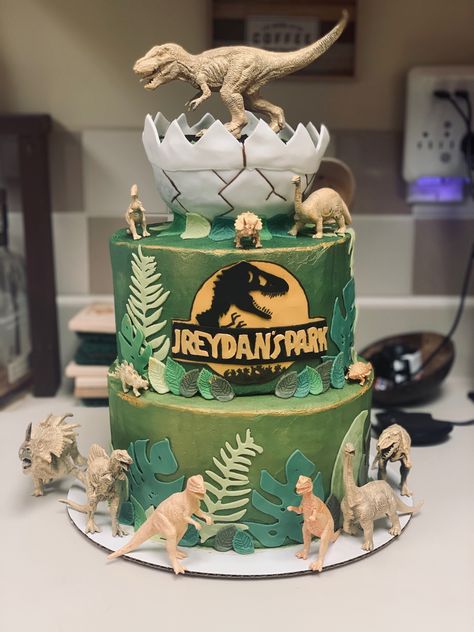 Fête Jurassic Park, Marbled Fondant, Jurassic World Cake, Park Birthday Party, Birthday Party Dinosaur, Cars Theme Cake, Jurassic Park Birthday Party, Dinosaur Birthday Theme, Jurassic Park Birthday