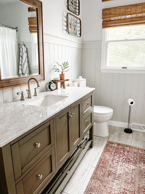 Painted Bead Board Bathroom, Bathrooms With Beadboard Walls, Bead Board Small Bathroom, Beaded Board Bathroom, Gray Beadboard Bathroom, Bead Board Bathroom Walls, Wood Panelling Bathroom, Painted Beadboard Bathroom, Bead Board Walls Bathroom