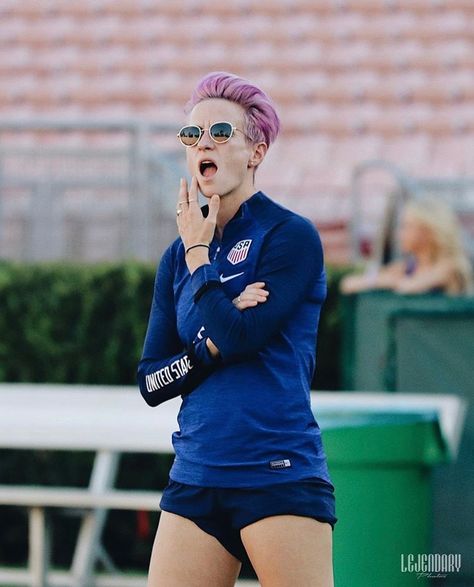 Cristiano Ronaldo Shirtless, Butch Fashion, Uswnt Soccer, Madrid Football, Women's Soccer Team, Megan Rapinoe, Usa Soccer Women, Alex Morgan, Usa Soccer