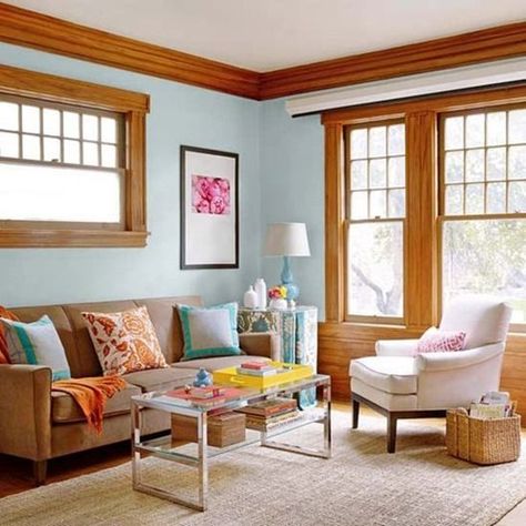 natural wood crown molding!  Paint Colors for Rooms Trimmed with Wood from Better Homes & Gardens. Madeline Island, Sage Green Living Room, Style Salon, Oak Trim, Decor Ikea, Living Room Color Schemes, Brown Furniture, Room Paint Colors, Brown Living Room