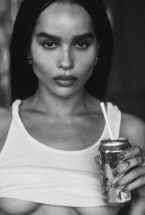 wife Zoey Kravitz, Golden Brunette, Zoe Isabella Kravitz, Famous Actresses, Another Magazine, Marilyn Monroe Photos, Zoe Kravitz, Model Inspo, Model Aesthetic