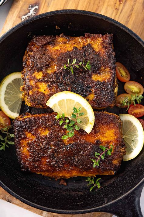 This Blackened Mahi Mahi is an easy and spicy recipe, ready in under 15 minutes. Perfect for busy weeknights or special occasions. Enjoy it grilled, baked, or in fish tacos. Try it pan-seared for a delicious sandwich. Ideal for any fish lover! Mani Mahi Recipes, Mahi Recipes, Blackened Mahi Mahi, Mahi Mahi Recipe, Mahi Mahi Recipes, Mahi Fish, Beach Meals, Dinner Entrees, Dinner Sides