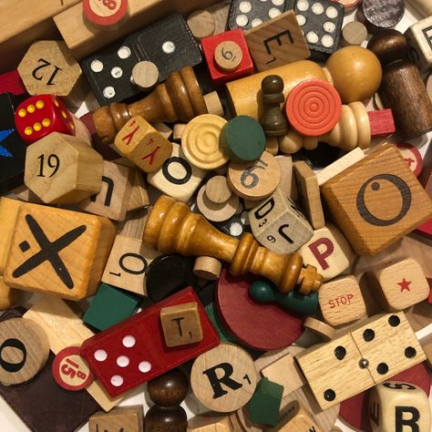 Old Chess Board Aesthetic, Old Board Games Aesthetic, Wood Board Game, Board Game Aesthetic, Board Games Aesthetic, Domino Crafts, Homemade Board Games, Old Fashioned Games, Vintage Board Game